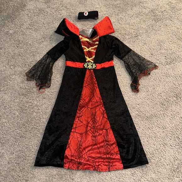 Girls vampire costume - Picture 3 of 4